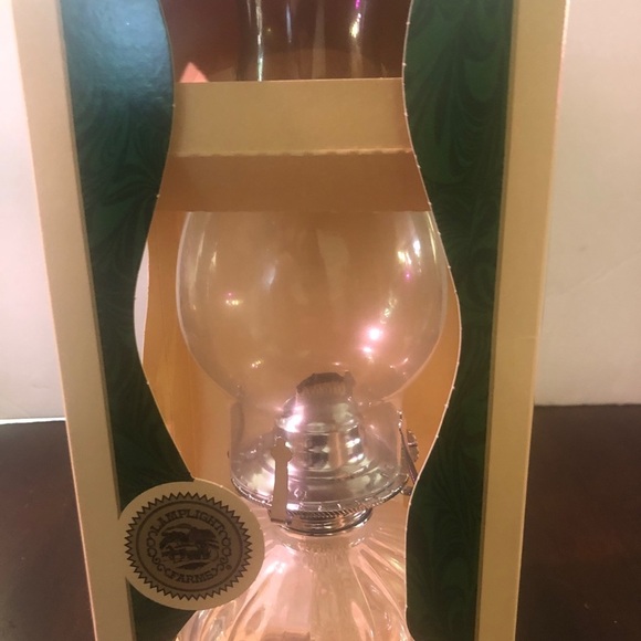 - - Vintage Glass Oil Lantern. NEW - Picture 2 of 6